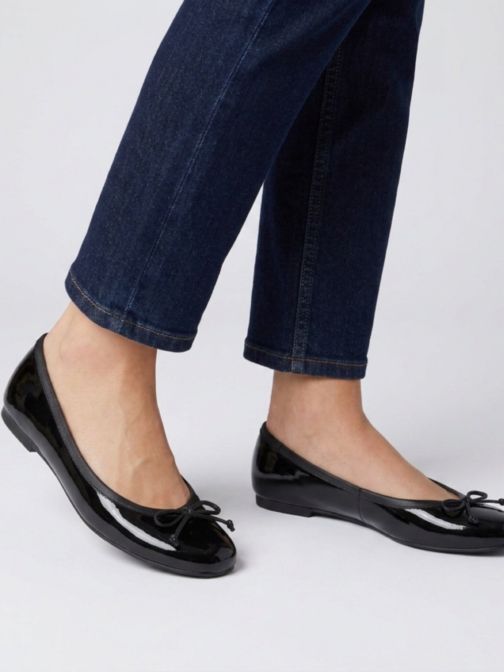 Stuart Weitzman Black Patent Ballet Flats Size 7M